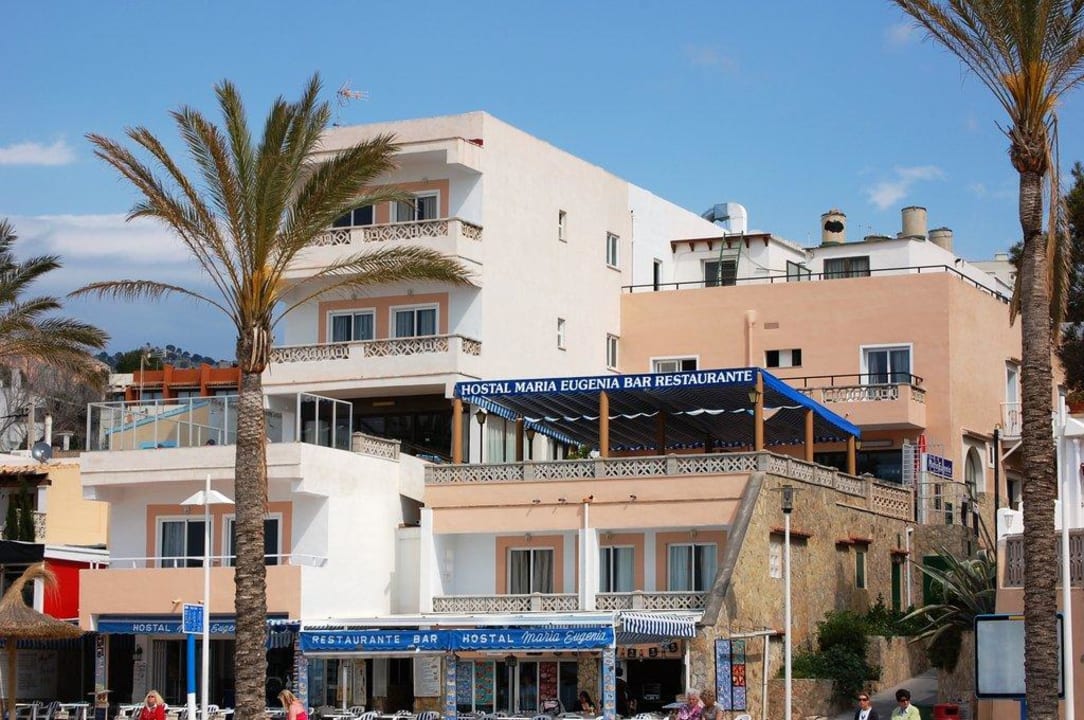 Am Strand frühstücken Pension Maria Eugenia