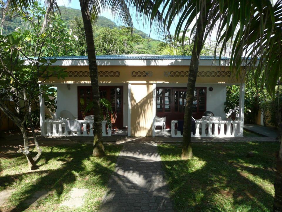 Außen Beau Vallon Bungalows