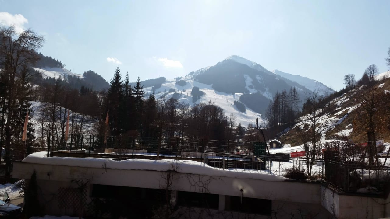 Zimmer-Terrasse mit Blick auf'n 12er Kogel Familien- & Gartenhotel Theresia