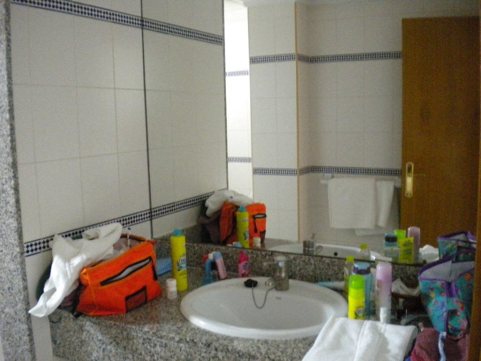 Bad Hotel Kilimanjaro