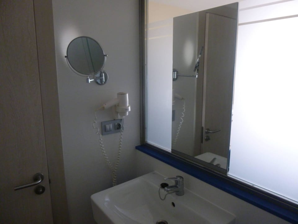 Bad von innen Caprice Janeiro Hotel & Spa