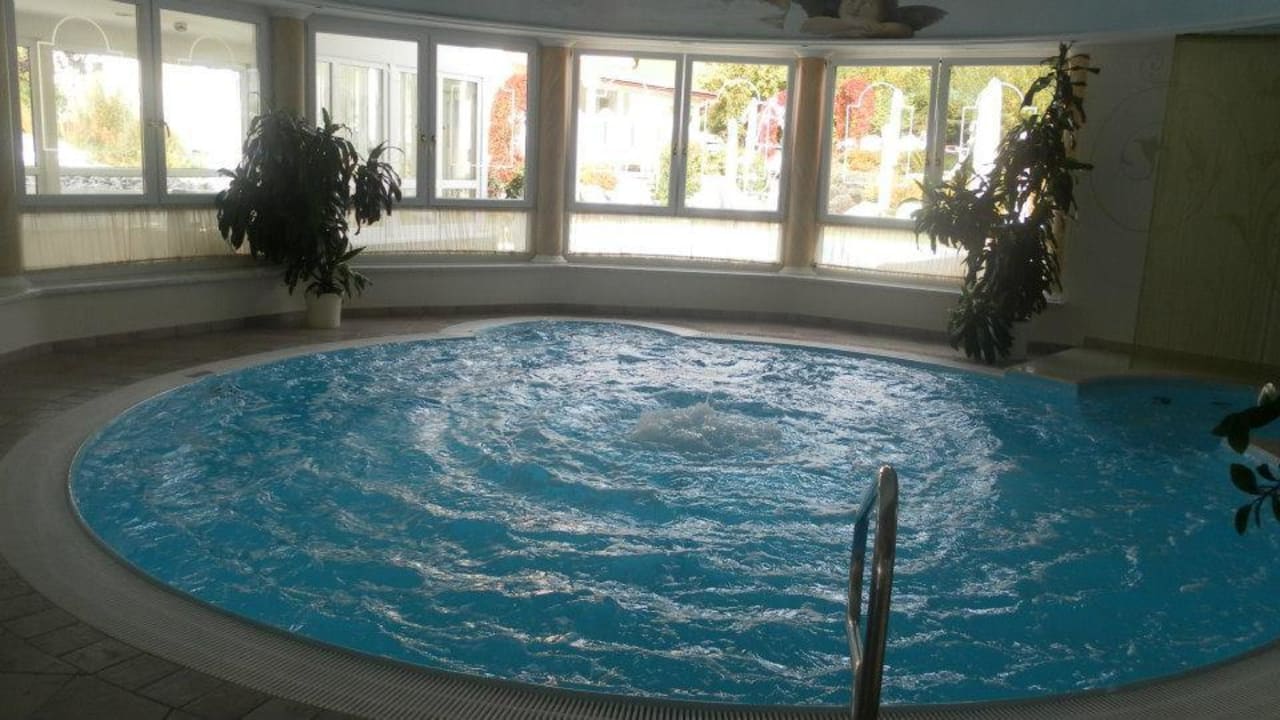 Pool drinnen Bergergut - Das Genießerhotel für Paare