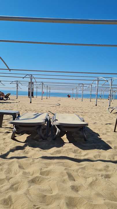 Strand Port Side Resort Hotel