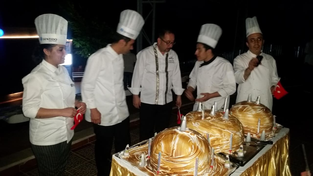 Sentido Abend mit Eistorte Hotel Turan Prince