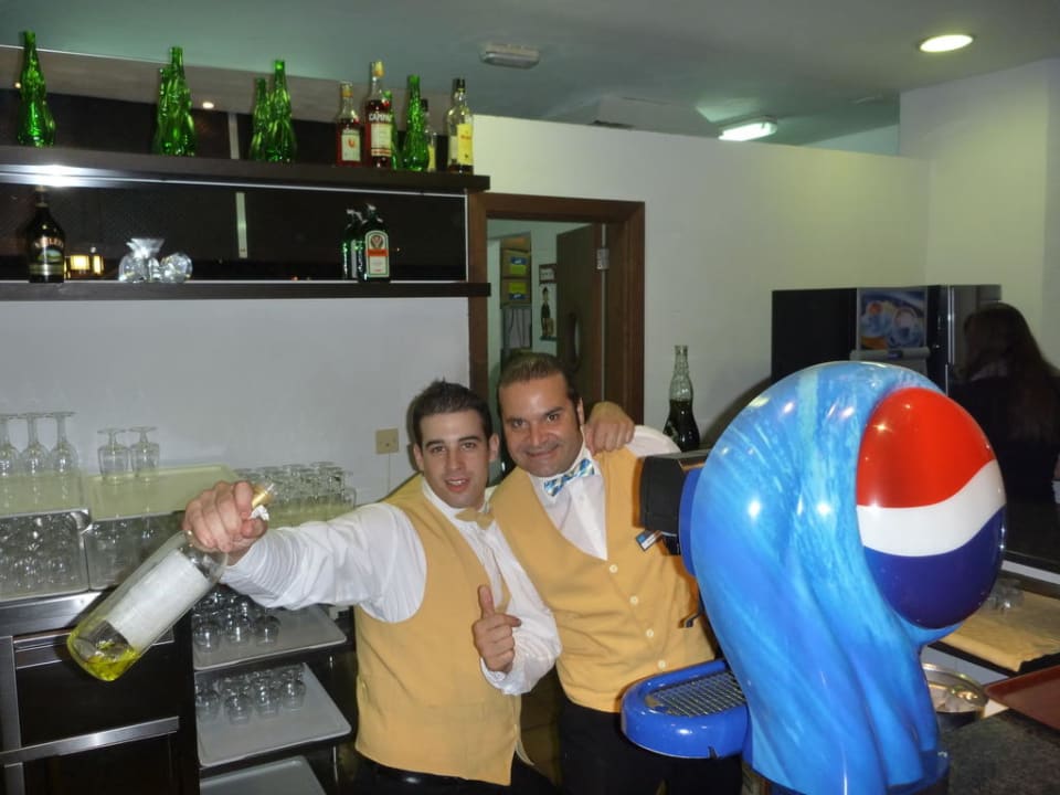Super Barkeeper Adrian & Alesandro allsun Hotel Los Hibiscos