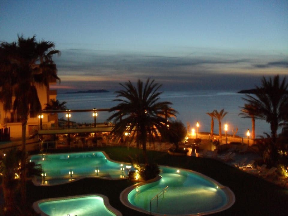 Bei Nacht Hotel-Apartamentos Blau Parc