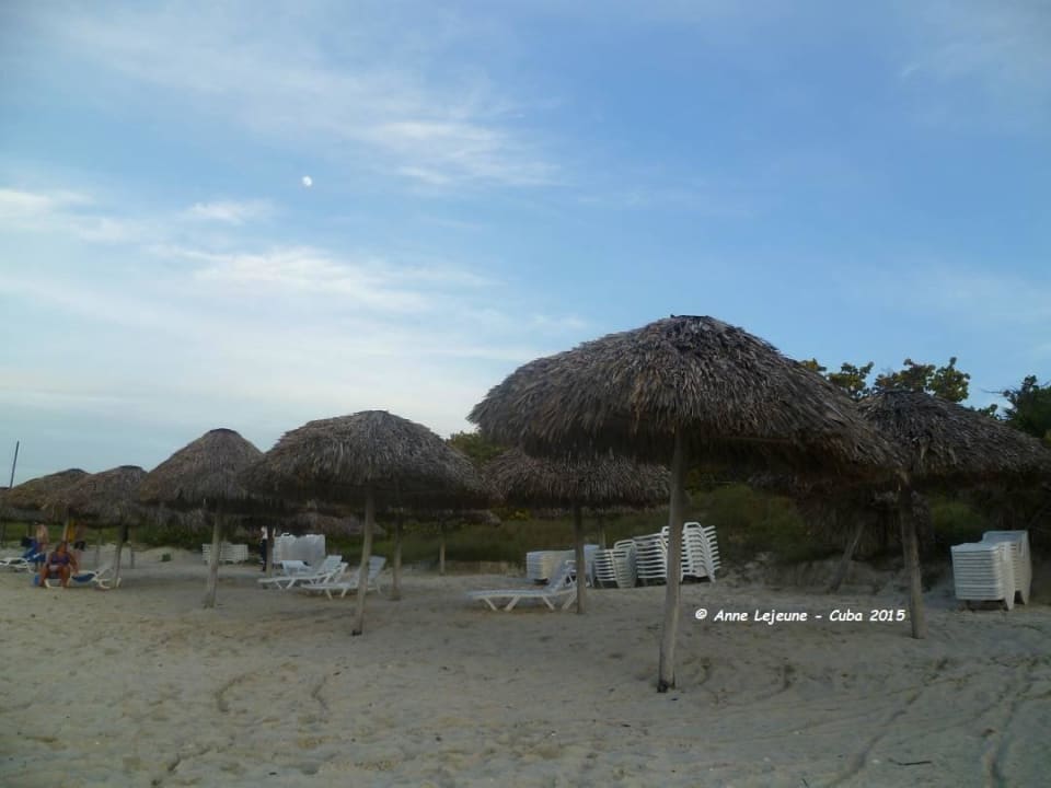 Belle plage bien pourvue en lit de plage Sol Hicacos Varadero