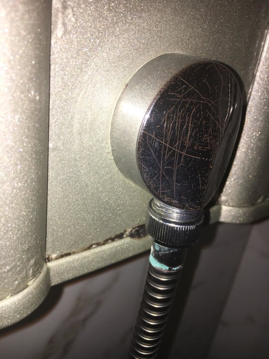 Rostige Dusche Domes Aulus Elounda All-Inclusive Resort, Curio Collection by Hilton