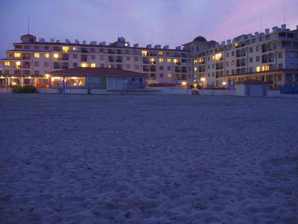 Das Hotel vom Strand aus fotografiert TUI Suneo Serenity Bay