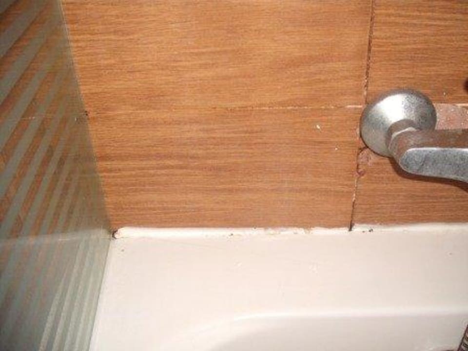 Armatur und Silicon sieht aus wie neu Hotel Paradis Palace