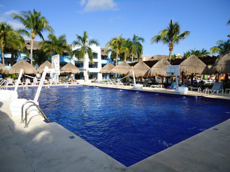 Activity Pool Iberostar Selection Paraiso Lindo