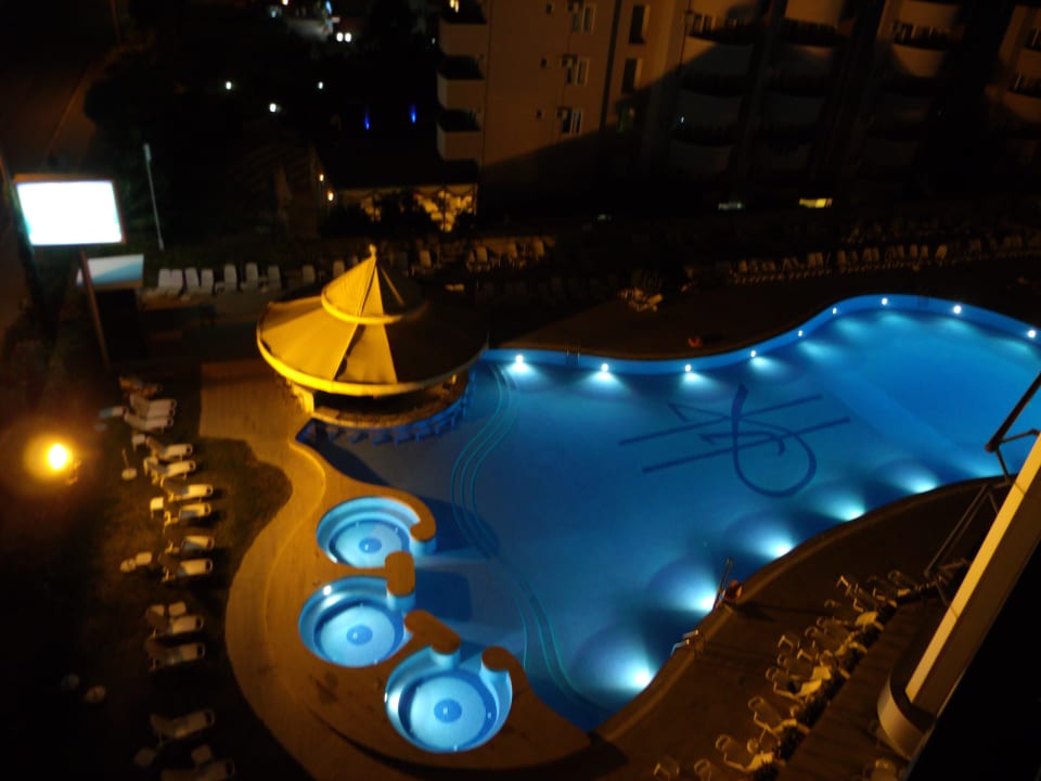 Pool von der schönen Aussichtsterrasse aus Grand Kaptan