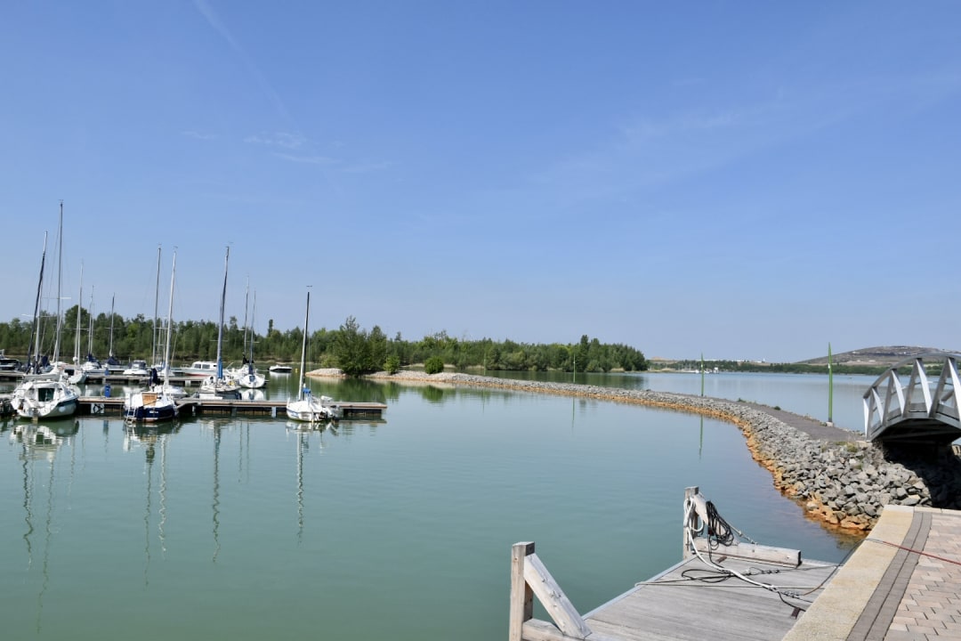 Außenansicht LAGOVIDA Ferienresort am Störmthaler See