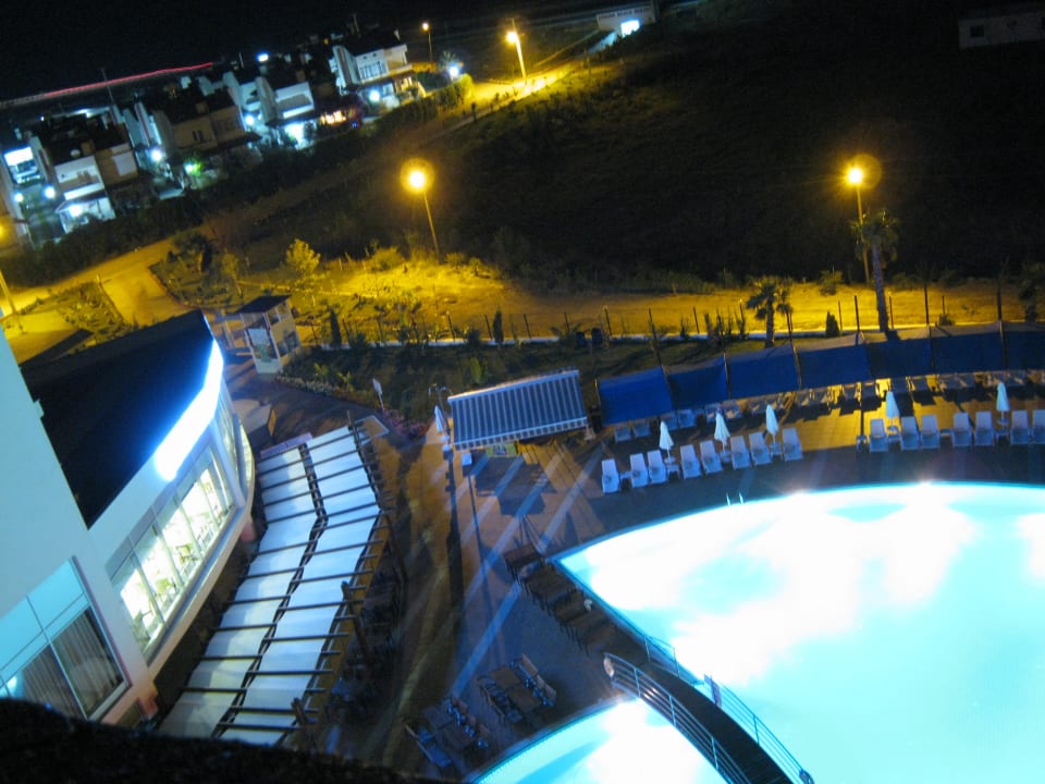 Nachts am Pool Cenger Beach Resort & Spa