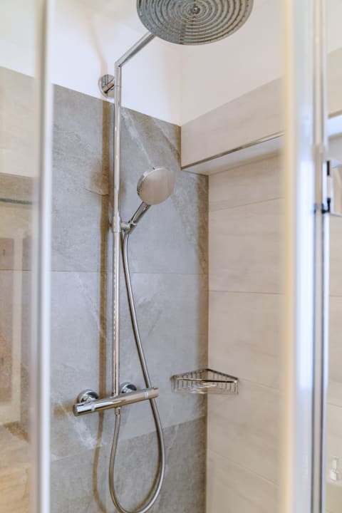 Zimmer ALPINE Appartement 208 by globboard