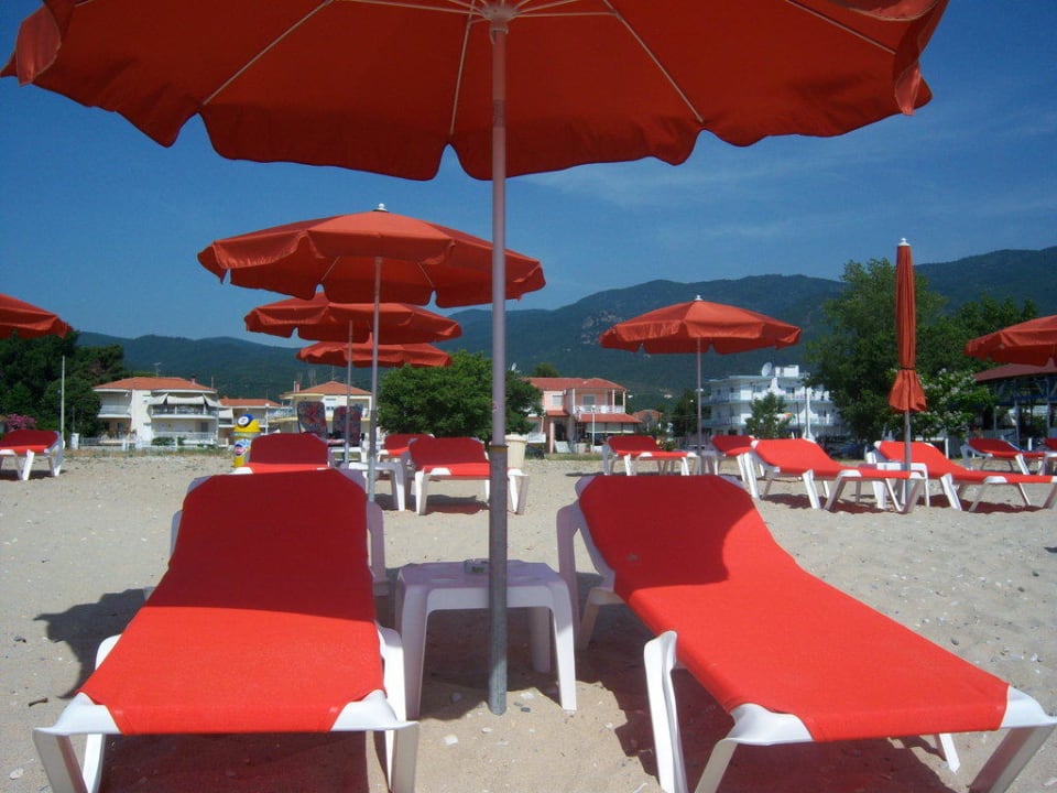 Strandabschnitt mit Blick auf die Pension PENSION DELFINI