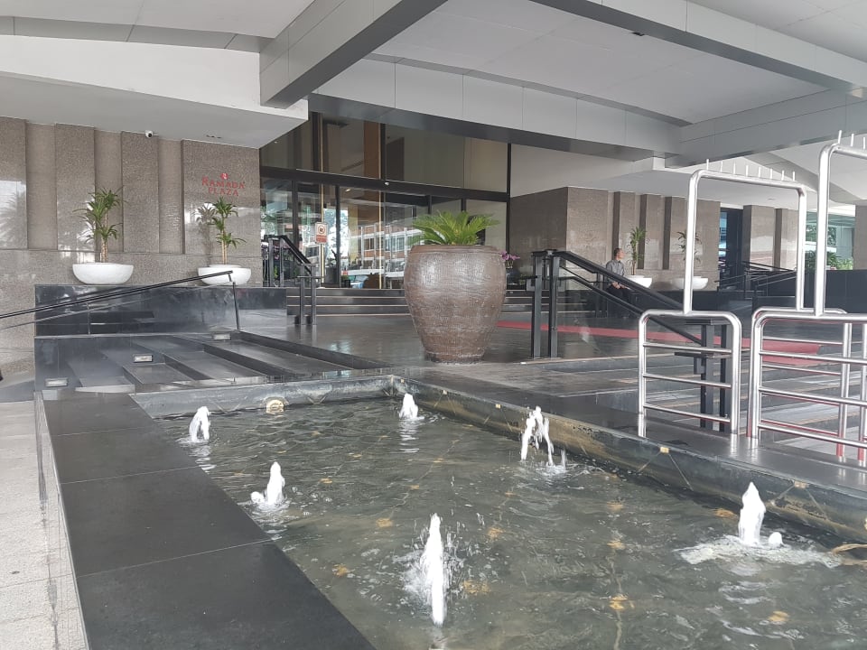 Lobby Ramada Plaza by Wyndham Bangkok Menam Riverside
