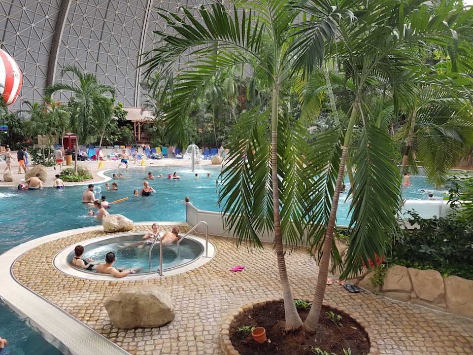 Pool Tropical Islands Resort