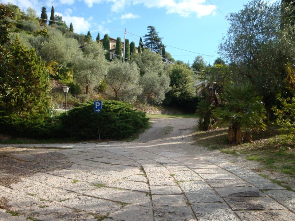 Parkplatz Nummer 2 hinterm Hotel Residenza Panorama