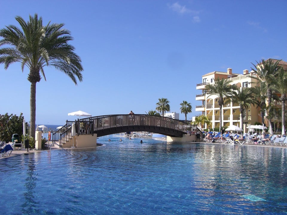 Blick auf unteren Pool Bahia Principe Sunlight Costa Adeje