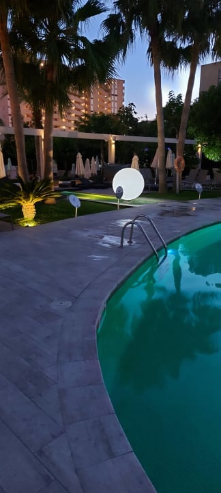 Pool Casa con plieta, en country con lago a 20 minutos de CABA