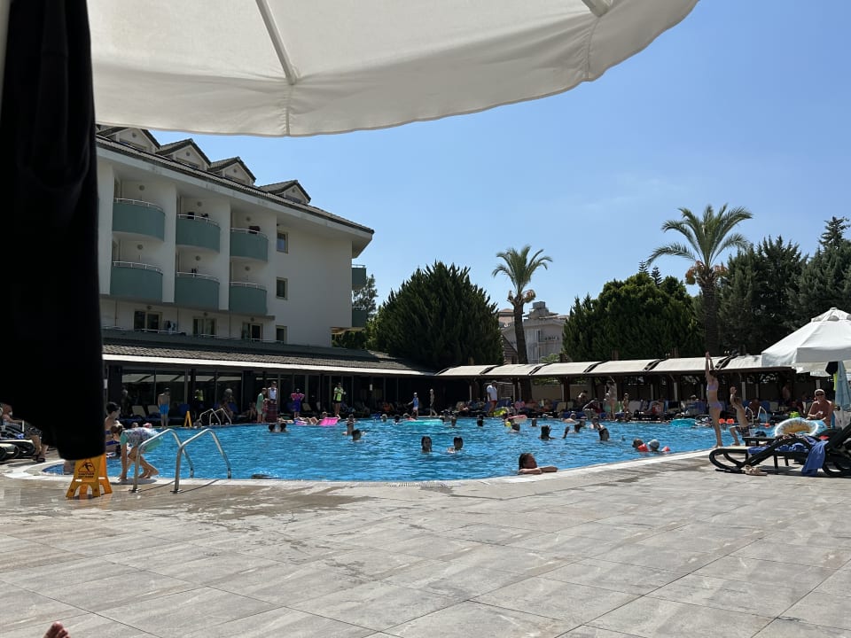 Pool Side Breeze Hotel