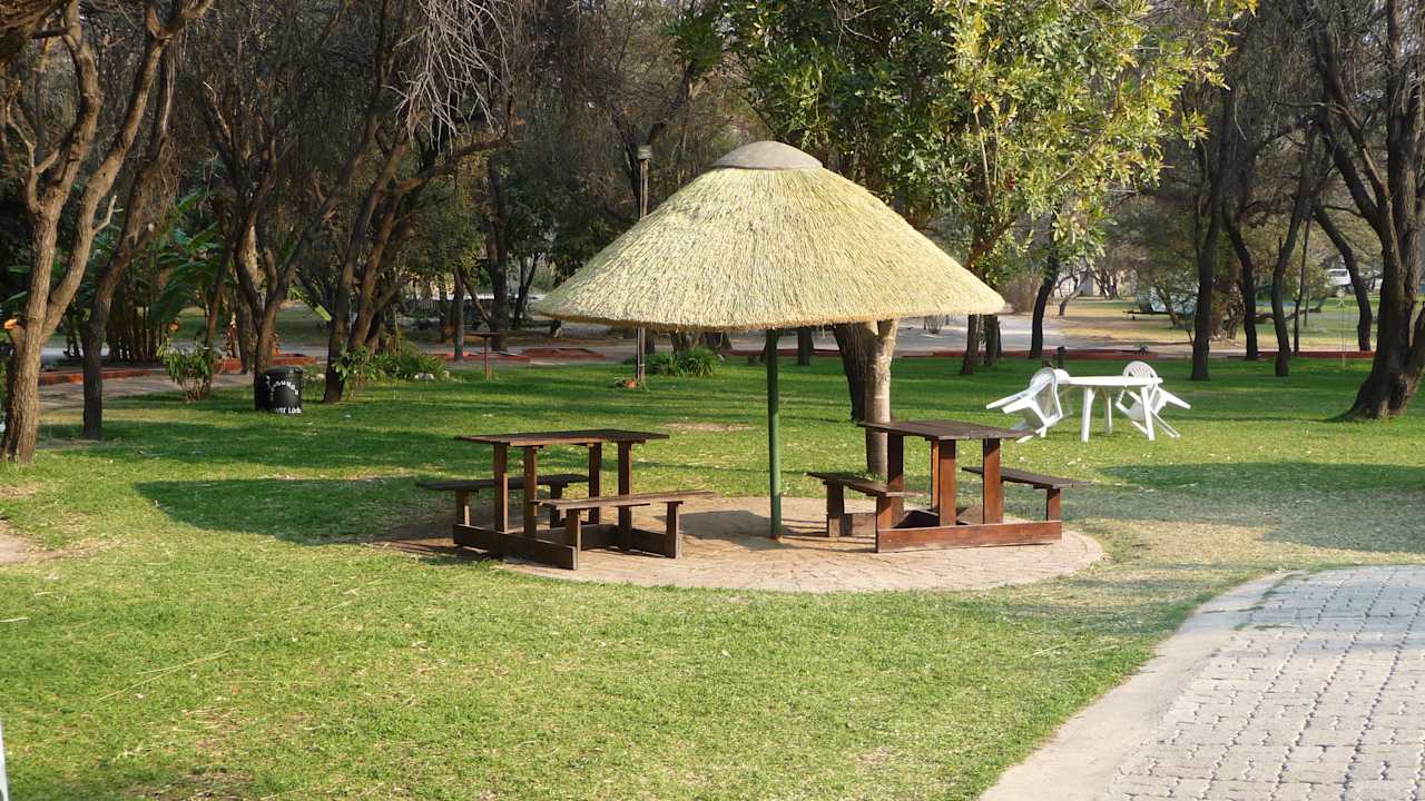 Im Garten Sarasungu River Lodge