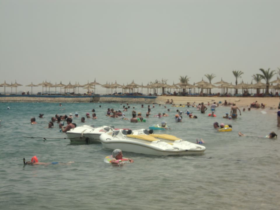 Plaża należąca do hotelu Pickalbatros Aqua Park Resort - Hurghada