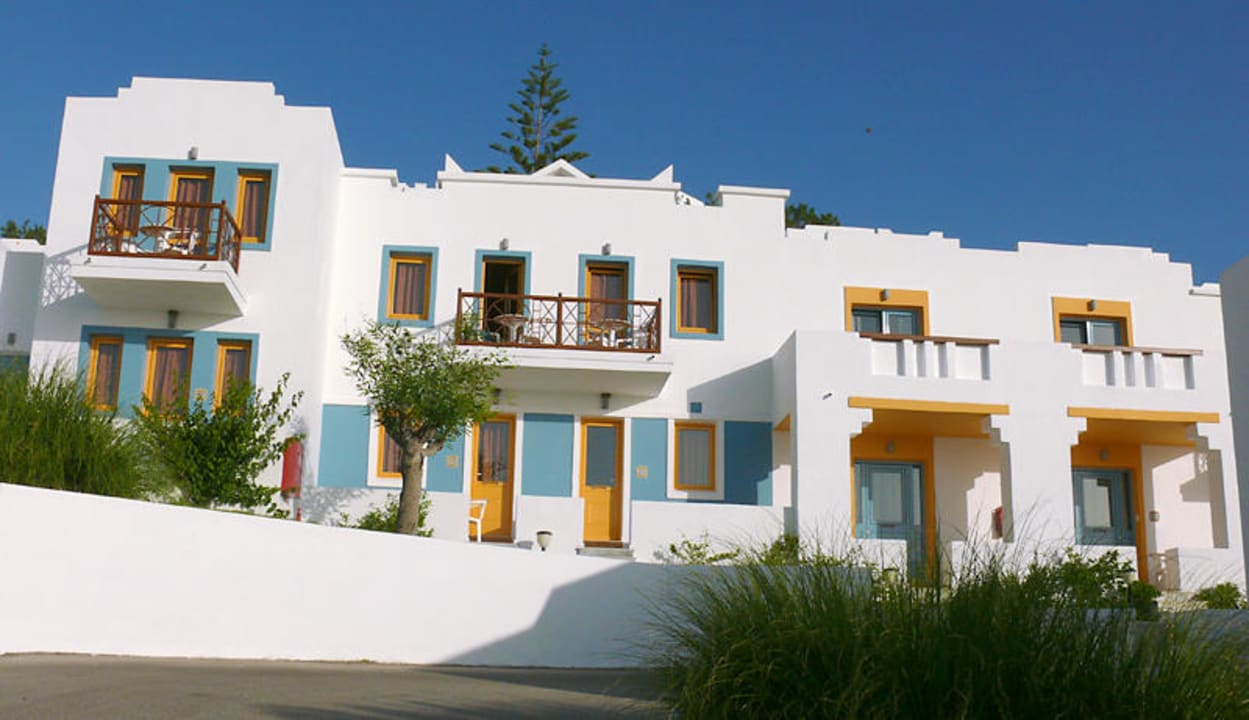 Die "2. Reihe"  Lagas Aegean Village