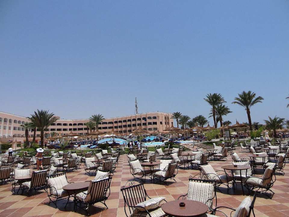 Theater Beach Albatros Resort