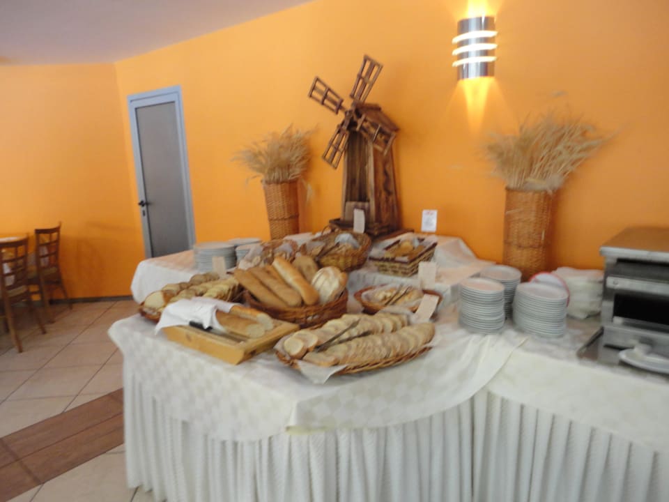 Eine kleine Auswahl an Brot zum Abendessen HVD Viva Club Hotel