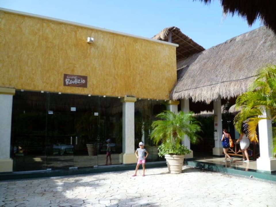 Super Themenrestaurants Grand Palladium Select White Sand Resort & Spa