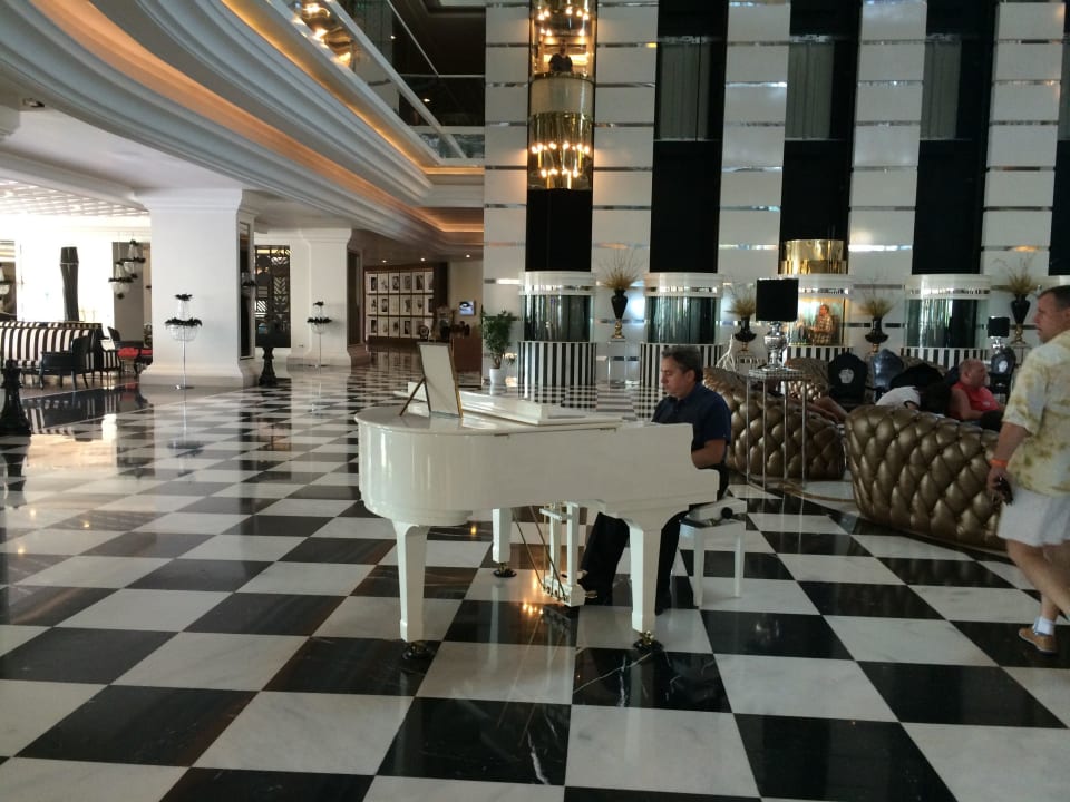 В лоби играет пианист каждый день Hotel Delphin Imperial