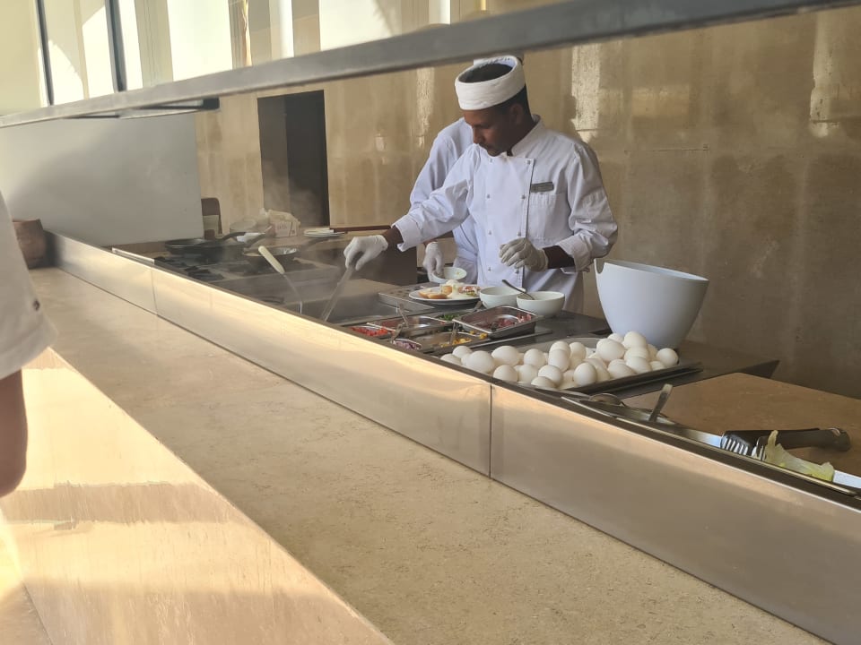 Gastro Serry Beach Resort