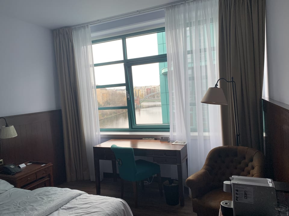 Zimmer AMERON Berlin ABION Spreebogen Waterside