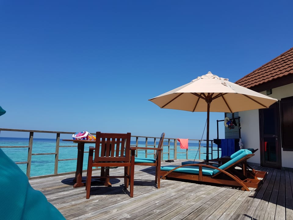 Terrasse Wasserbungalow ROBINSON MALDIVES
