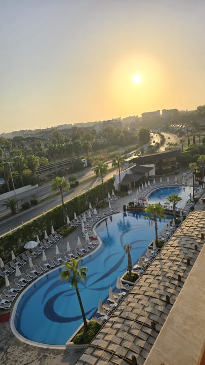 Pool Mary Hotel Side