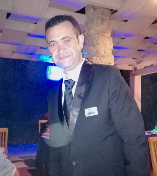 Osama abends beim ala Cart im Fischrestaurant Premier Le Reve Hotel & Spa