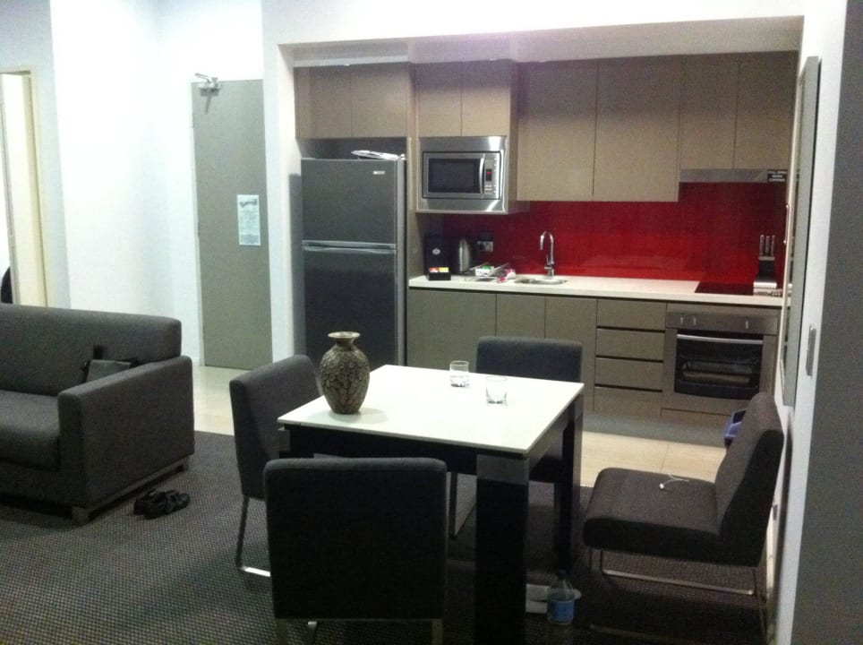 Küche und Essbereich Meriton Serviced Apartments Campbell Street