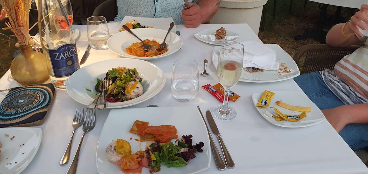 Gastro Anissa Beach & Village