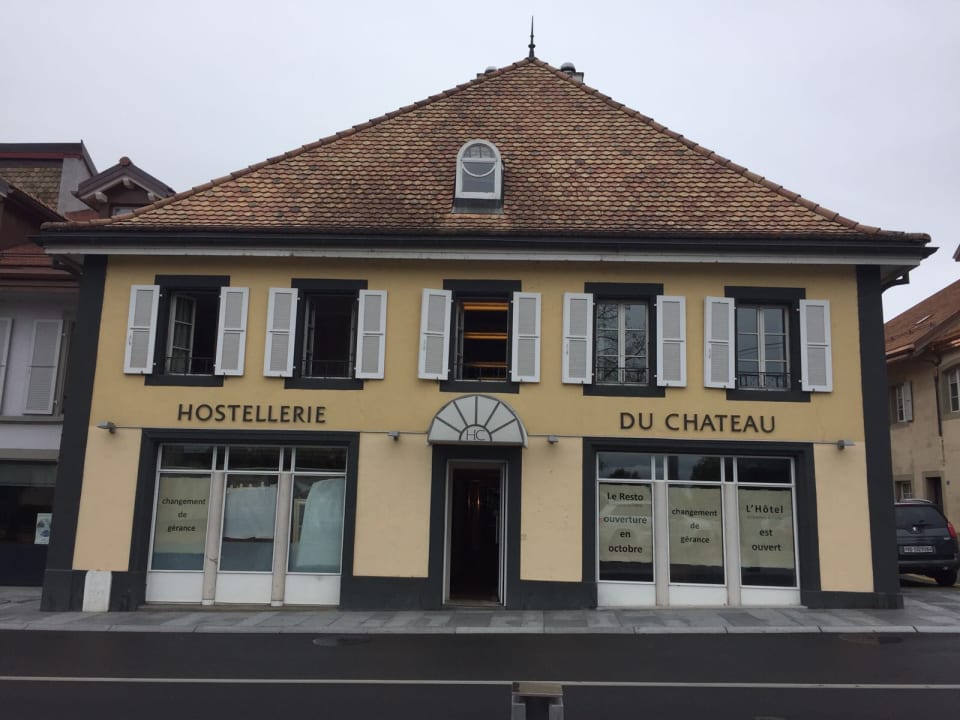 Außenansicht L HÔTEL by Hostellerie du Château