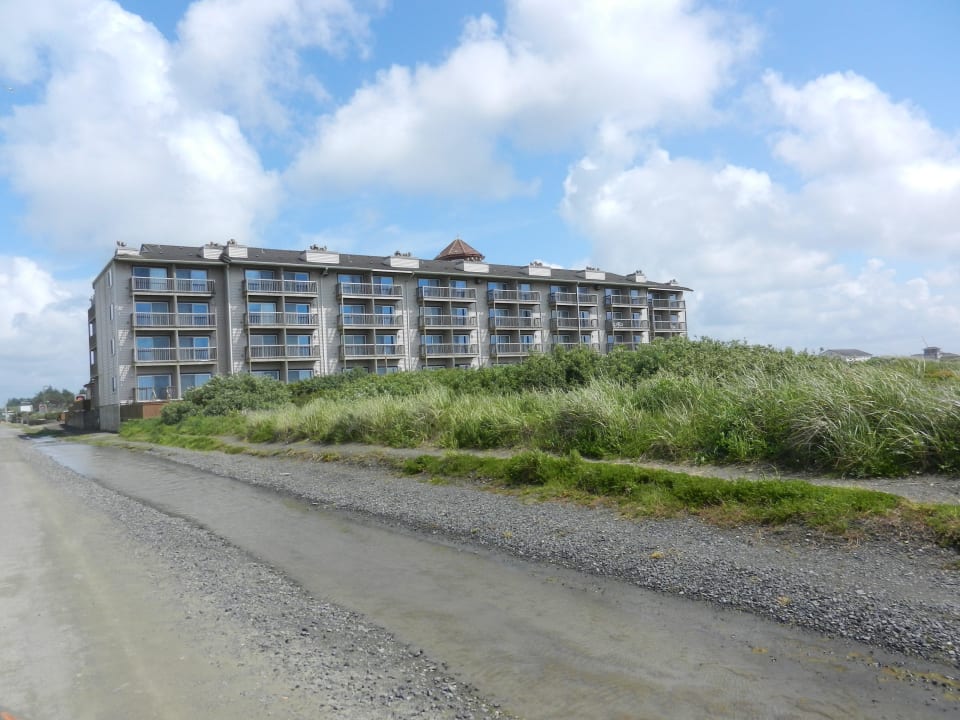 Ansicht von der Strandzufahrt Lighthouse Suites Inn