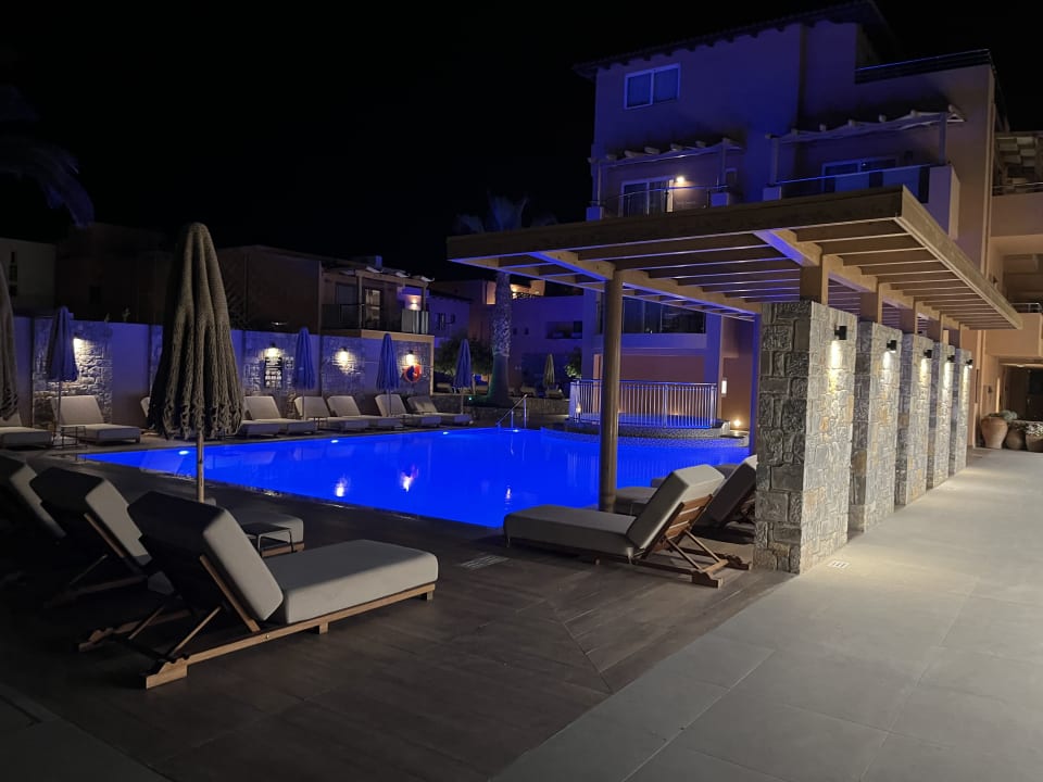 Pool High Beach Resort
