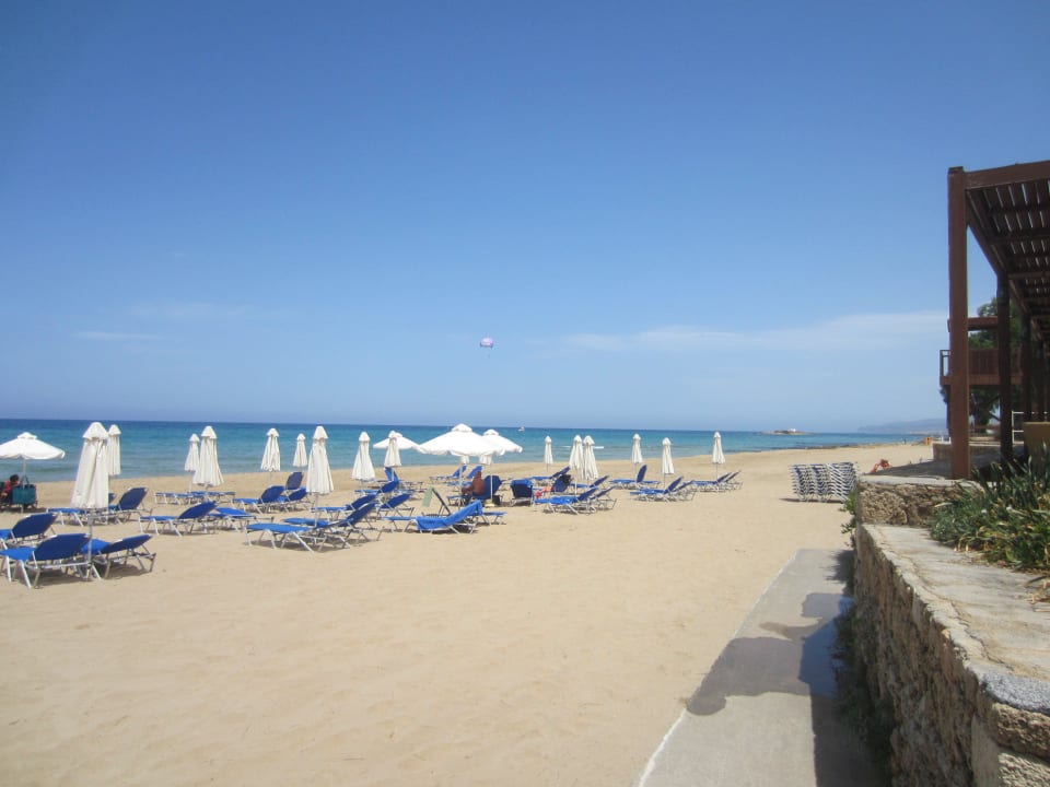 Hotelstrand am Hotel Ikarus Ikaros Beach Luxury Resort & Spa - Adults Only