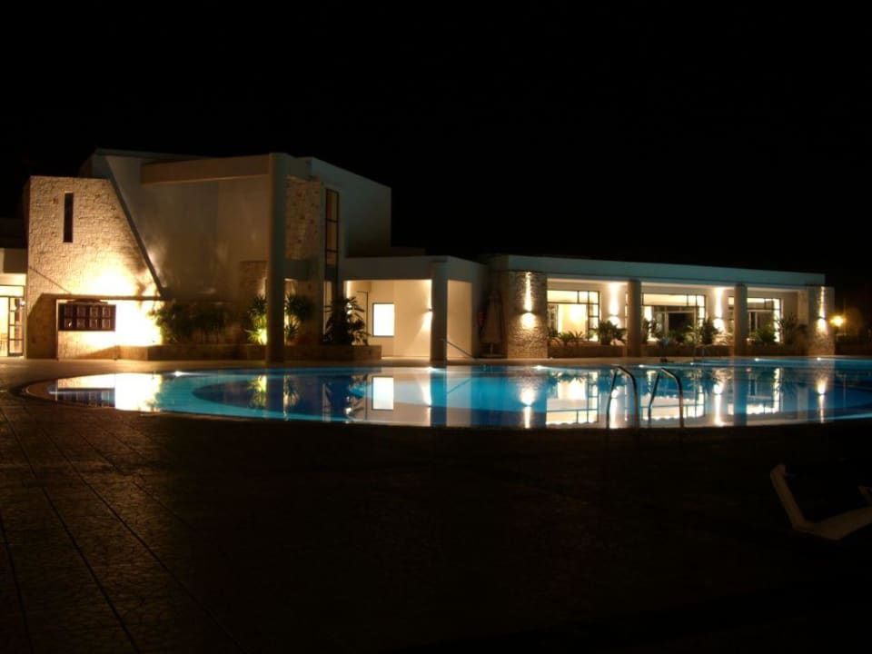 pool bei nacht Grand Hotel Holiday Resort