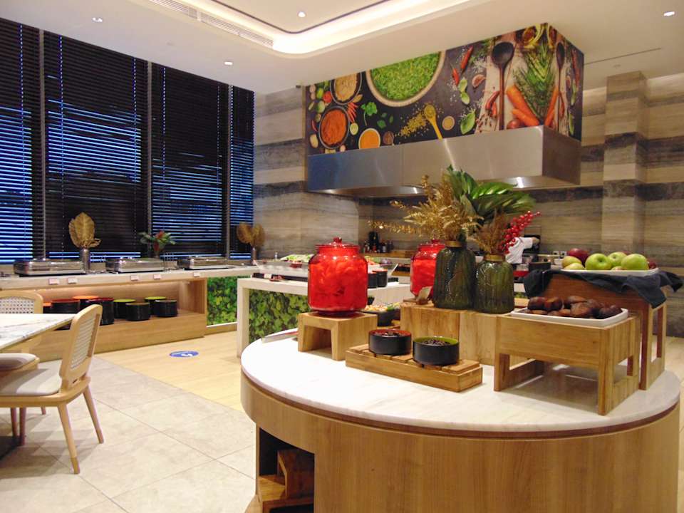 Gastro Hilton Garden Inn Jakarta Taman Palem