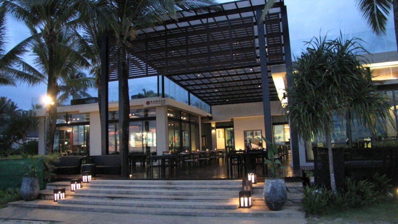 Die Sassi Bar Ramada Resort by Wyndham Khao Lak