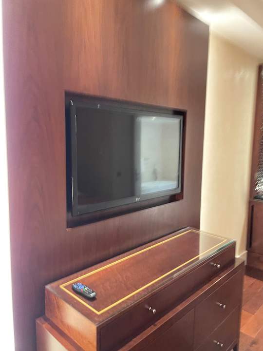 Zimmer The Ritz Carlton Bangalore