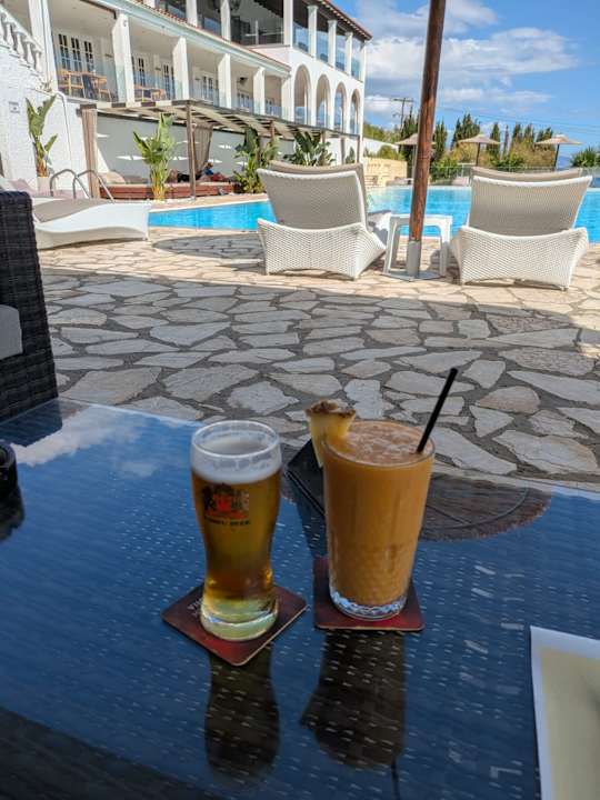 Pool Hotel Pantokrator