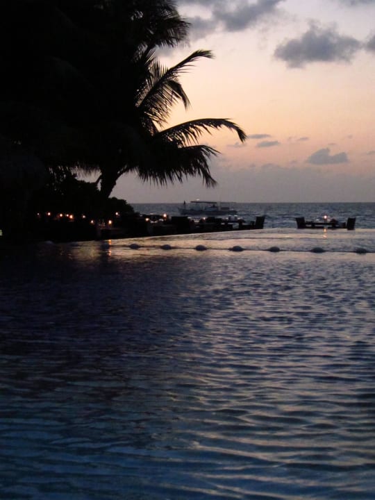 Infinity Pool Kuramathi Maldives